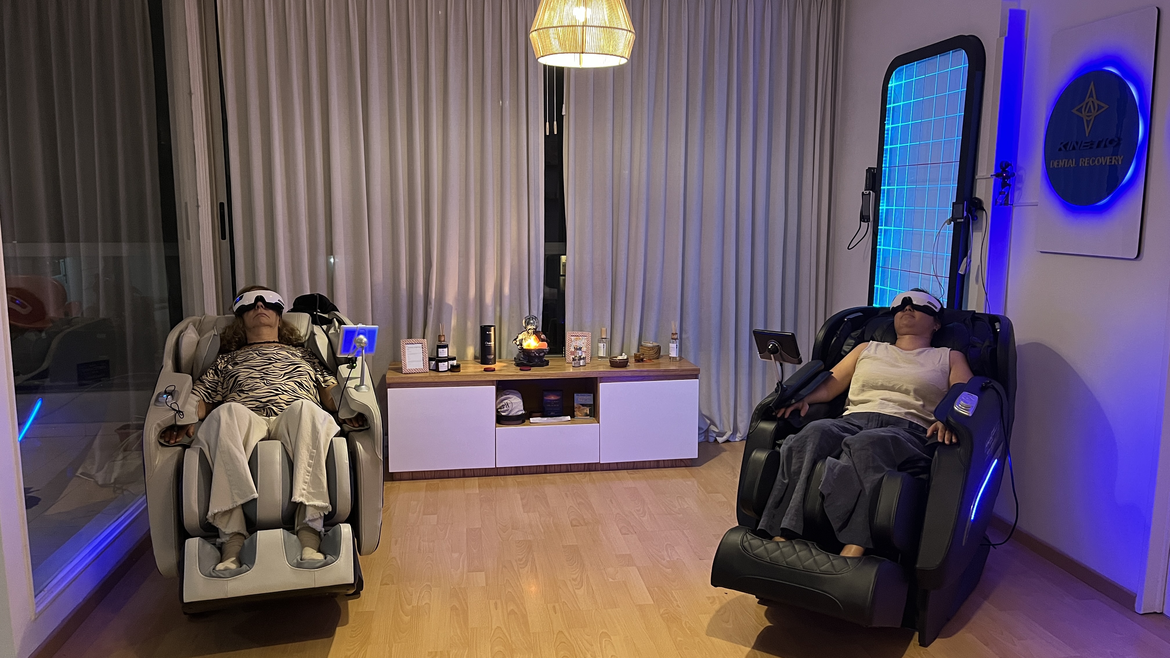 Paciente en el sillón de biorregeneración y neuromodulación vagal